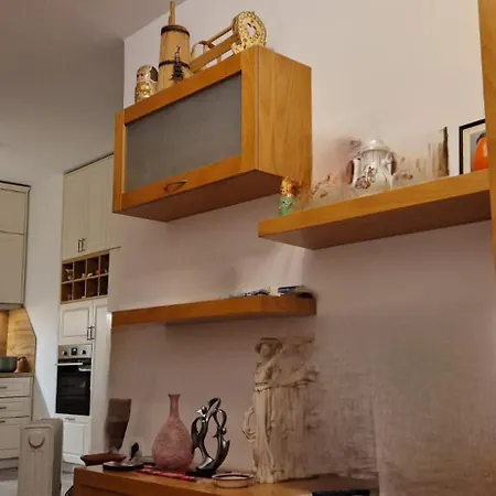 In Tirana, Near Sheshi Wilson Apartman